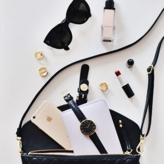 8 Essential Things to Always Keep in Your Handbag